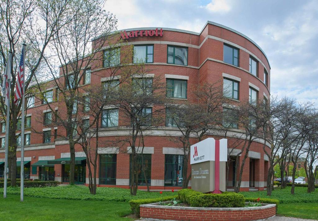 Chicago Marriott at Medical District/UIC Main image 1